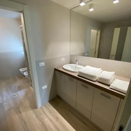 Emilius * أَويستا