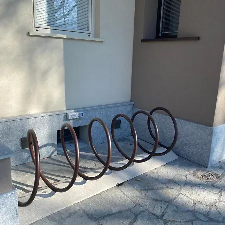 شقة Emilius أَويستا