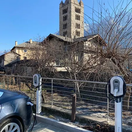 Emilius أَويستا