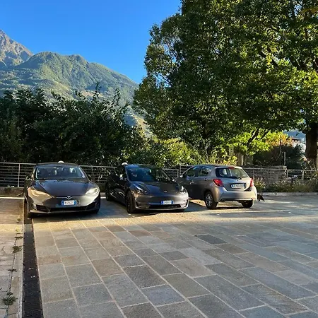 شقة Emilius أَويستا